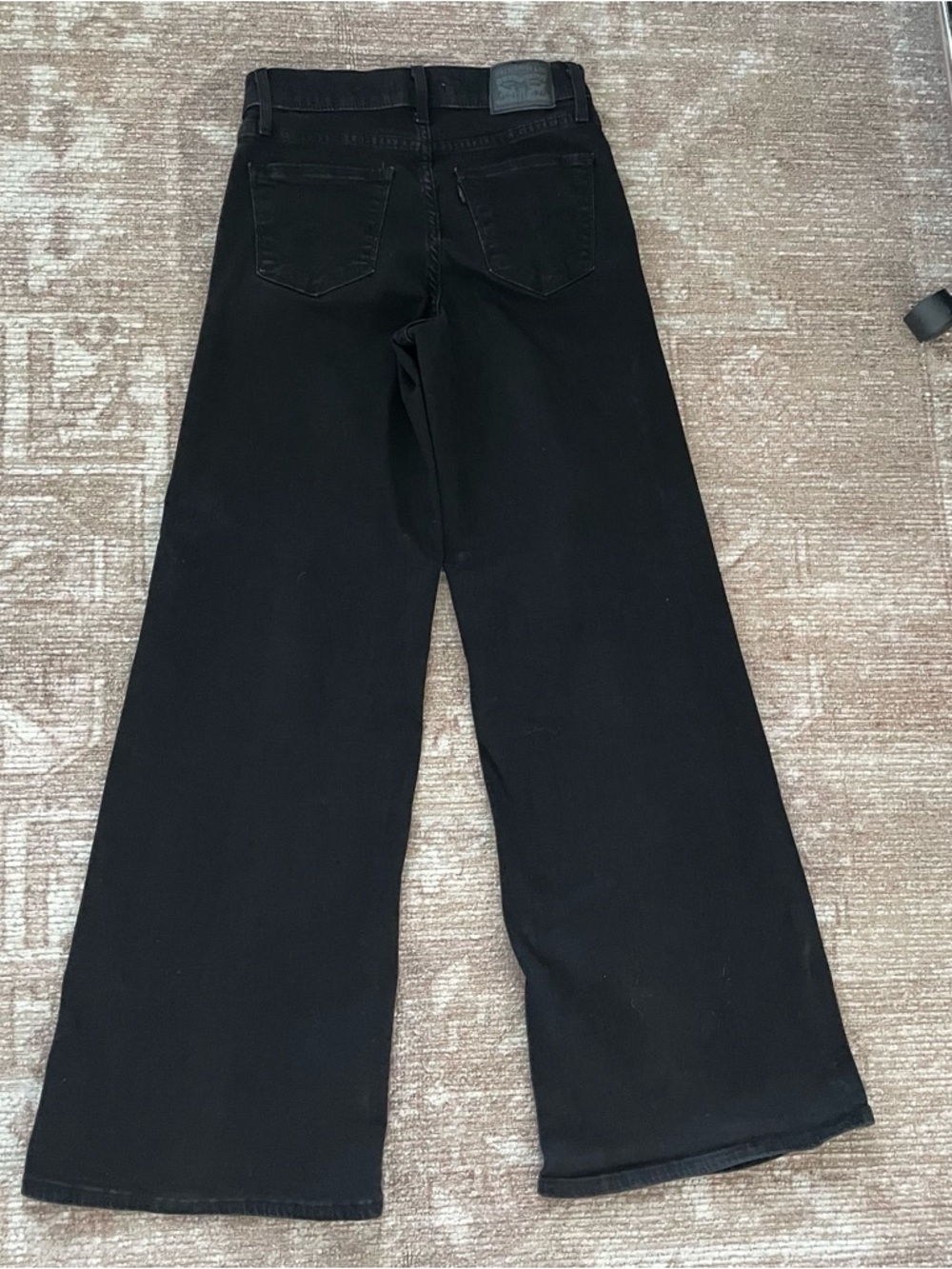 ‼️LEVI’S‼️318 Shaping Wide Leg Jeans, Size 27 - Picture 5 of 6
